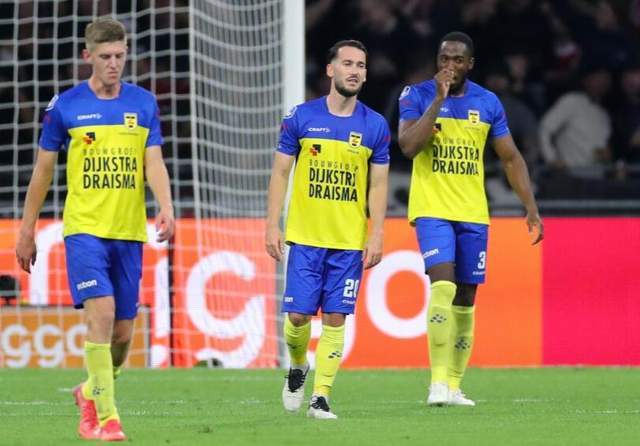 湖人却背着 湖人却背着